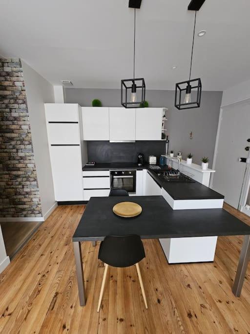 Urban Jungle - Centre Historique - Calme Absolu Appartement Pau